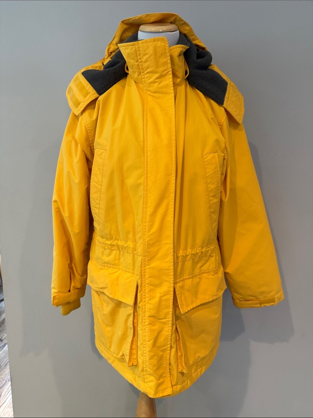 Vintage Women’s Lands' End Yellow Hooded Ski Jacket- Small